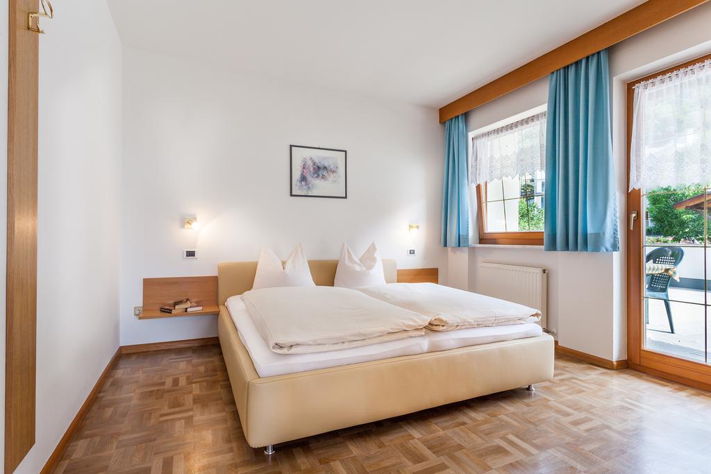 Residence Schnatzhof Silandro Quarto foto